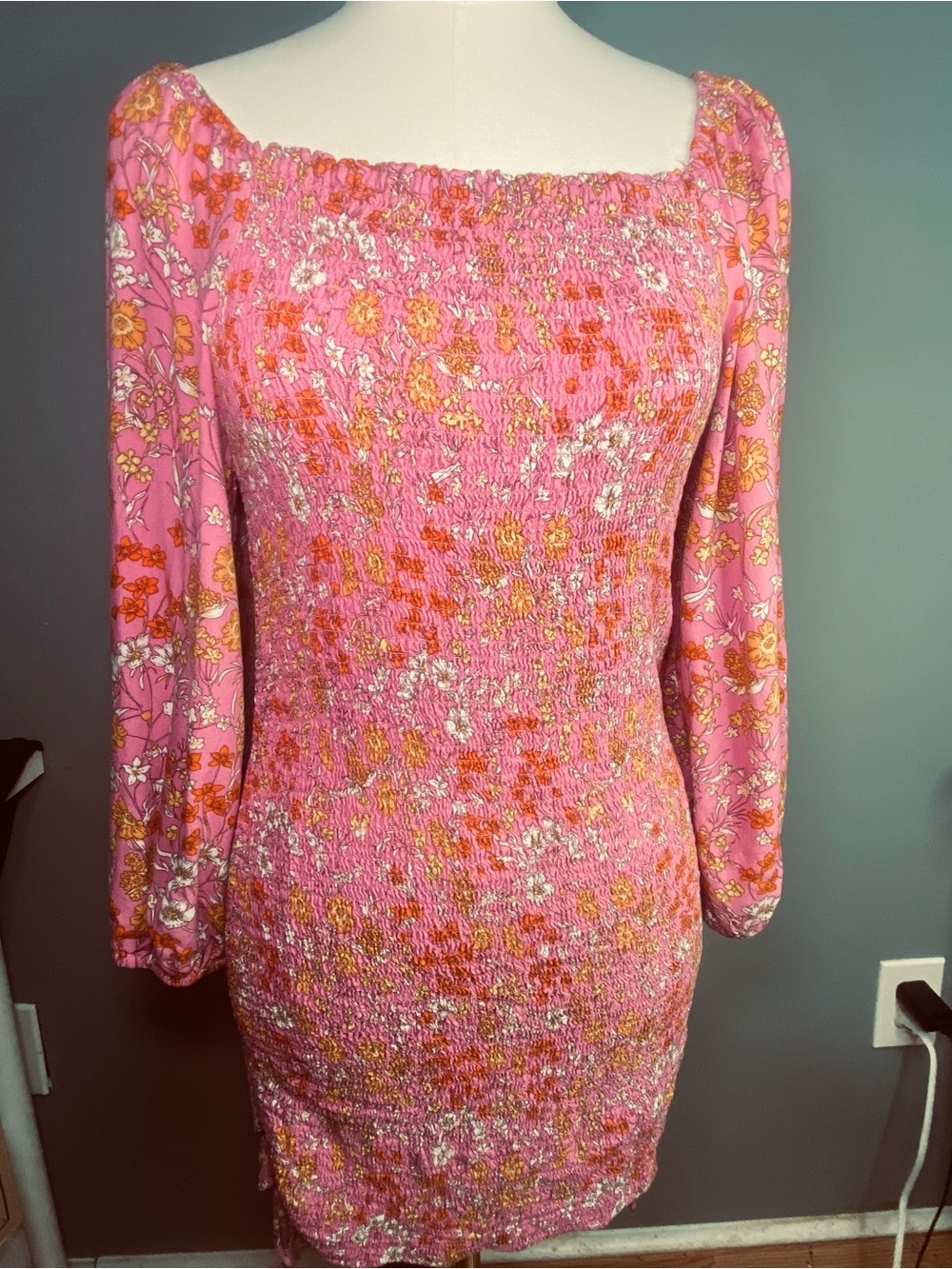 Jessica Simpson Pink Floral Smocked Long Sleeve Mini Dress Size L 00099